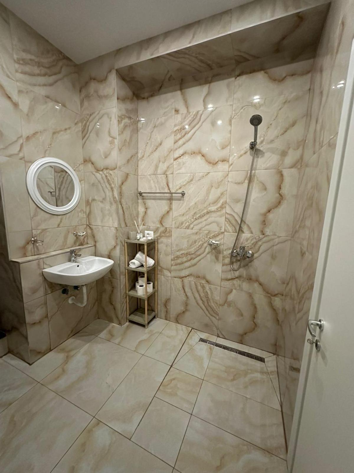Lory Boutique Apartament Tirana